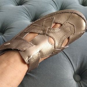 CC RESORTS metallic leather sneaker sandals 9.5 40